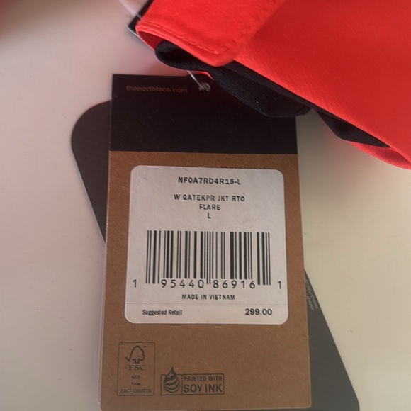 New w/tags The North Face women’s jacket, size large - Picture 9 of 9